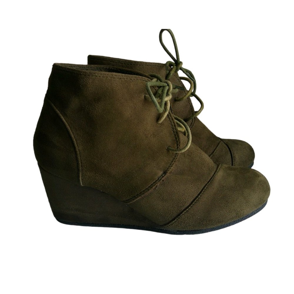 Charles Albert Women's Army Green 100% Vegan Suede Ankle Wedge Heel Booties